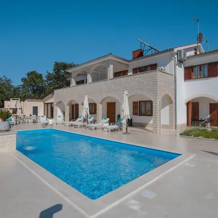 Nyaraló Marina I By Interhome